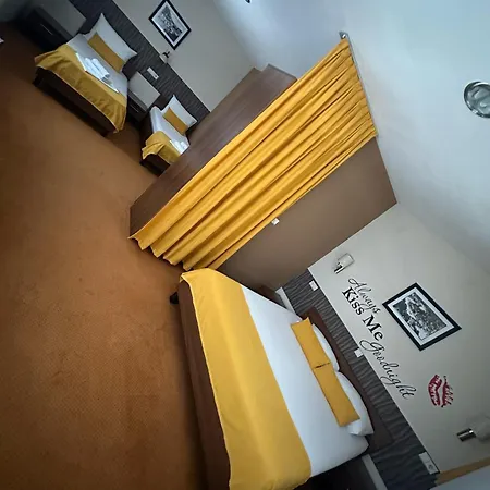 Hotel Oaza 3*